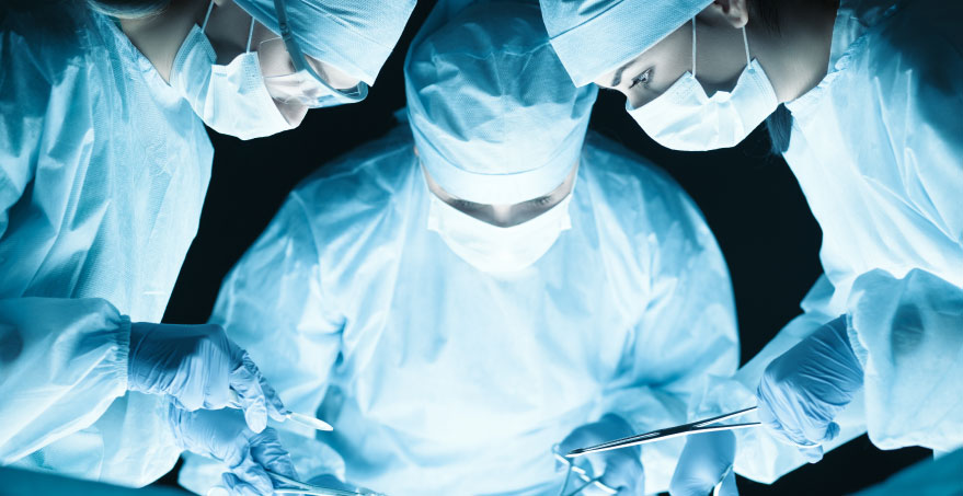 מנתח פלסטי ידוע נעצר בחשד להעלמת הכנסות במיליוני שקלים מניתוחים שביצע בקליניקה הפרטית שבבעלותו